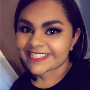 Meet your Posher, Adriana